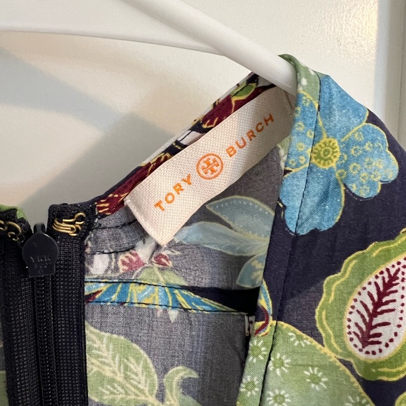 Tory Burch Wrap Romper, M, 100% Rayon, excellent used condition. Belt! Pockets! - Picture 3 of 5